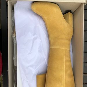 BRAND NEW Urban Outfitters Knee High Boots